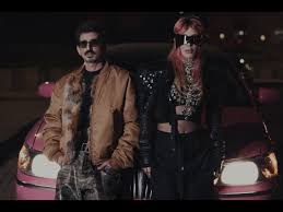 180 ft  Hande Yener